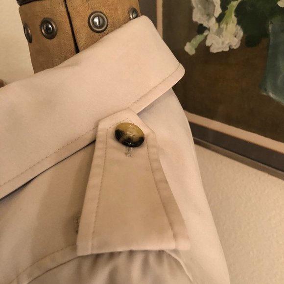 Burberry Trench Coat, Short (mid-thigh), Womens - Picture 10 of 15